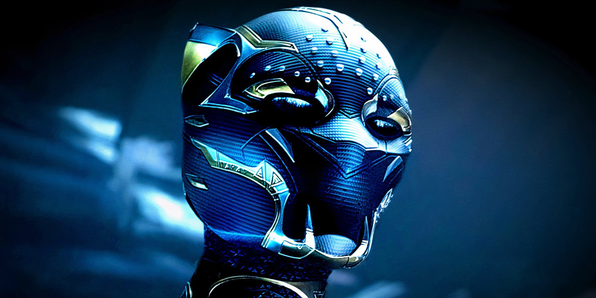 Shuri usa seu novo capacete e traje em Pantera Negra Wakanda Forever