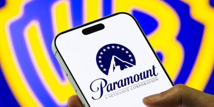Paramount reforça oferta pela Warner Bros. Discovery com garantia pessoal bilionária de Larry Ellison